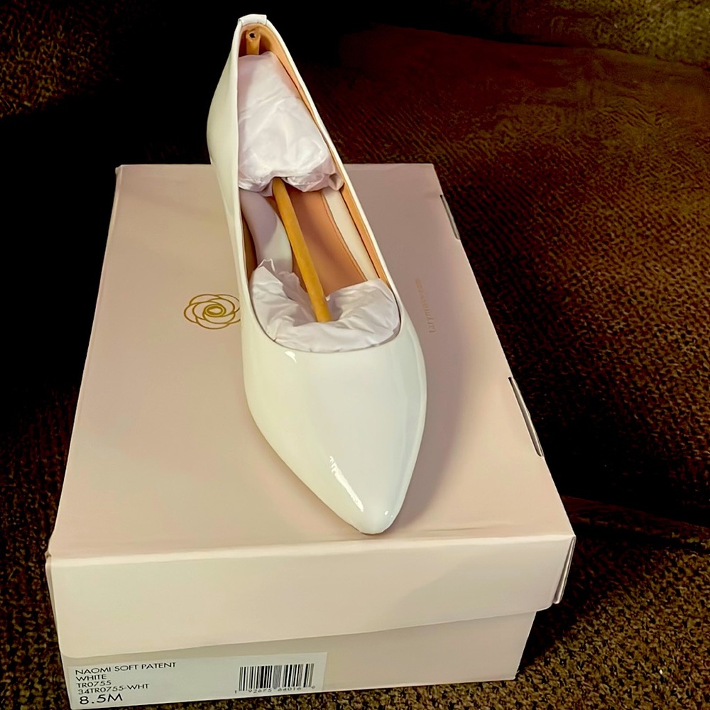 Naomi soft patent white